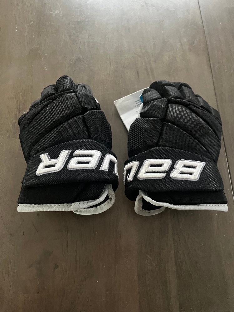 Bauer 11" Vapor Pro Team Gloves for the Jr. Kings
