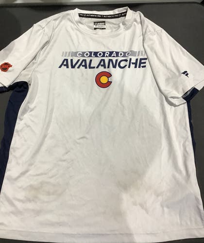 Used Fanatics Authentic Pro Colorado Avalanche Reverse Retro shirt size Large