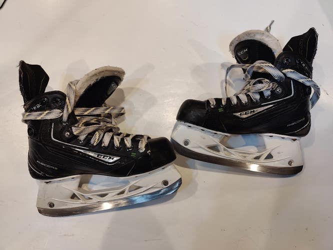 Junior CCM RibCor 46k Pump Hockey Skates  Size 5