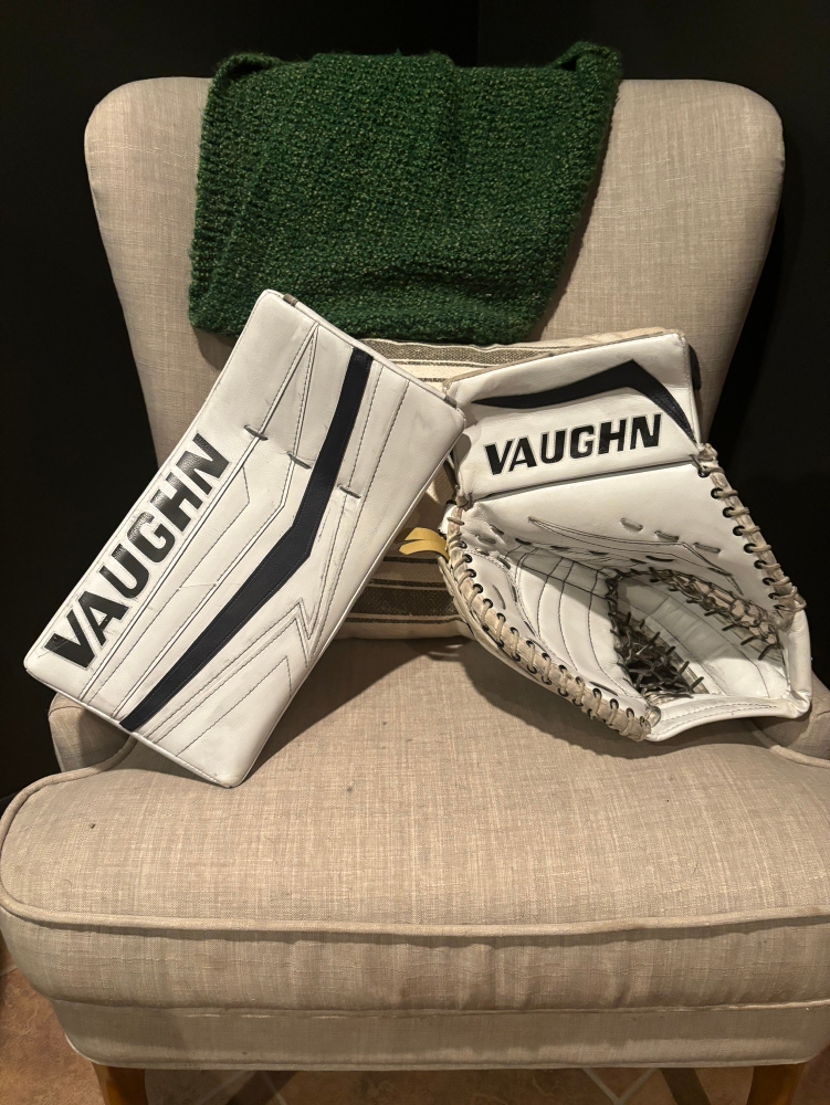 Vaughn V9 Pro Carbon 5500 Vision Glove & V9 Pro Blocker