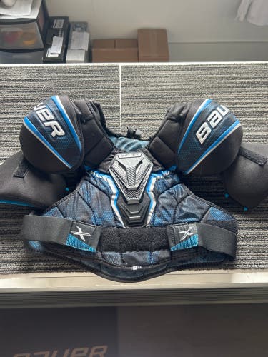 Used Large Bauer  X Shoulder Pads