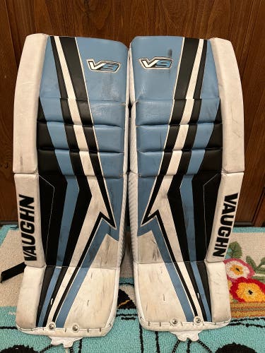 Vaughn V9 Junior 28+2 Leg Pads