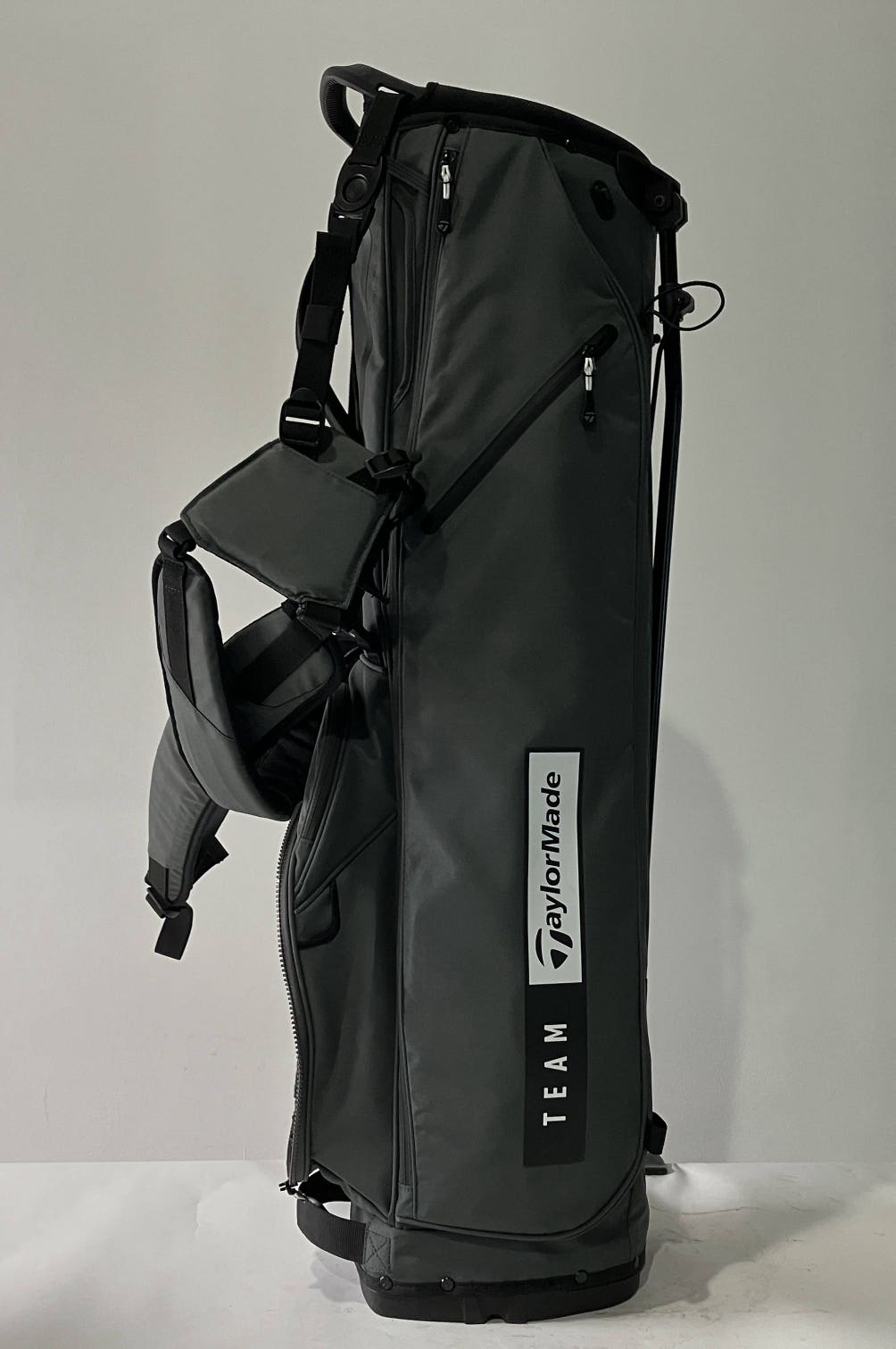 TaylorMade FlexTech Crusader Stand Bag Gray 4-Way Divide Dual Strap Golf Bag