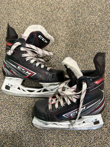 Used Junior CCM JetSpeed FT470 Hockey Skates Regular Width Size 1.5