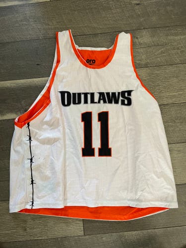 Denver Outlaws alumni pinnie