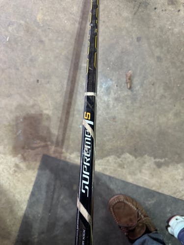 Senior Right Handed P88M Supreme 1S Hockey Stick