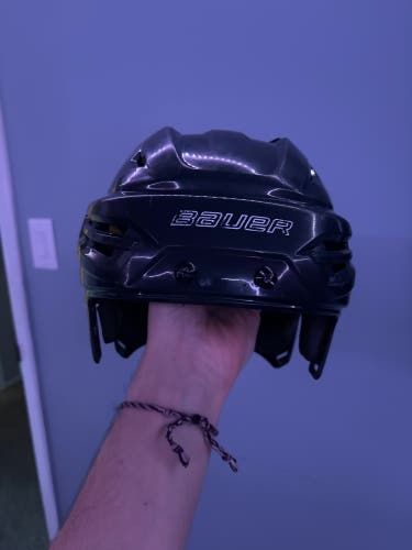 Used Medium Bauer Re-Akt 95 Helmet