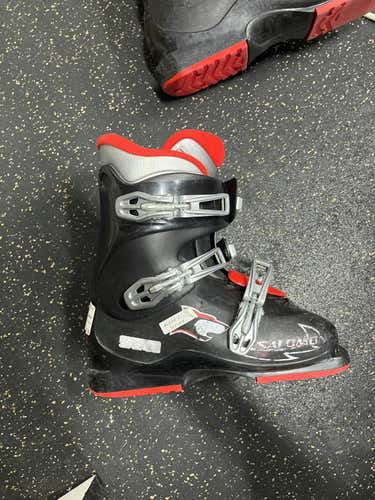 Used Salomon Ski Boots 240 Mp - J06 - W07 Boys' Downhill Ski Boots