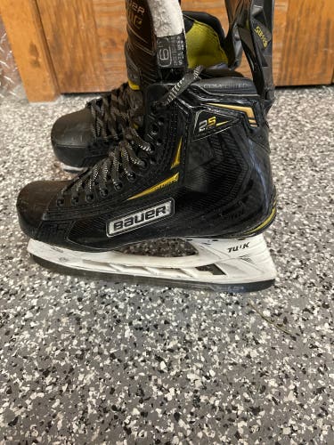 Bauer Suprême 2s pro hockey skate