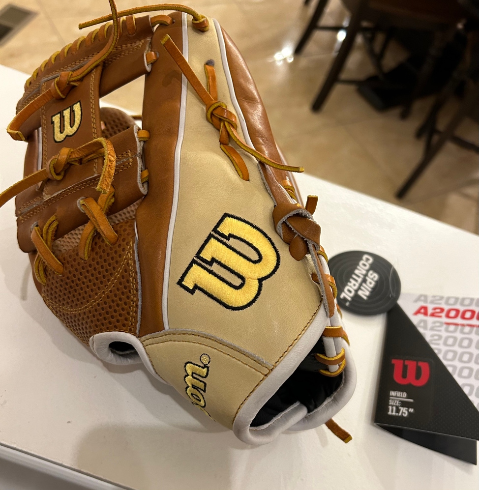 2022 Infield 11.75" A2000 Baseball Glove