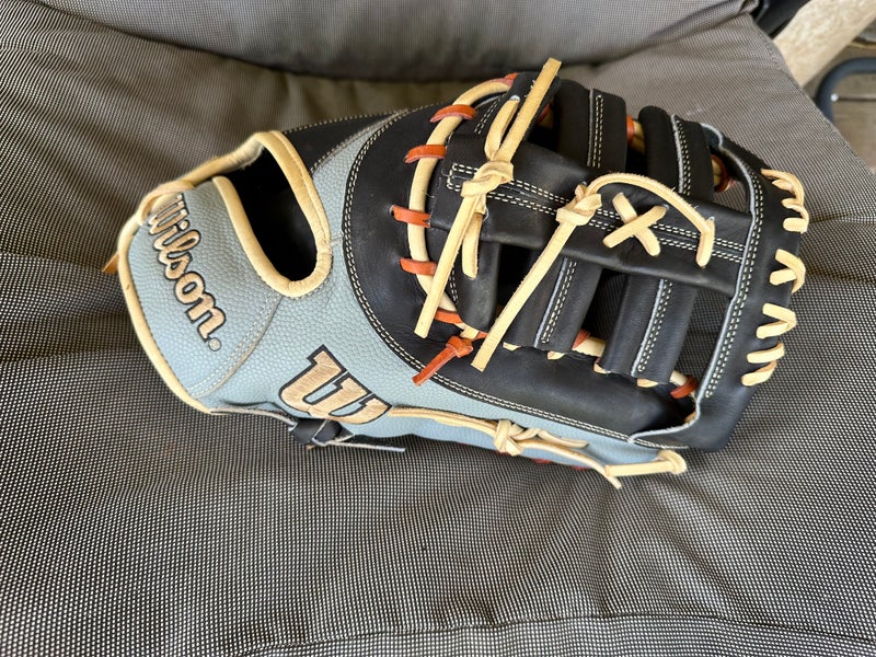 Wilson A2000 12.5 First Base Mitt