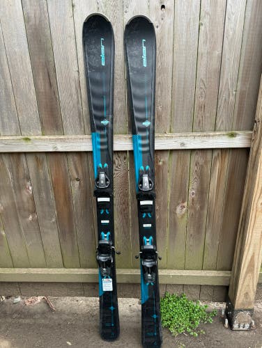 Used 146 cm Black Magic Skis