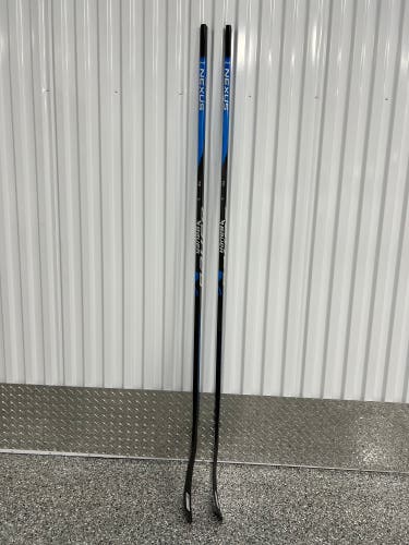Senior Right Handed P28 Nexus Sync Hockey Stick