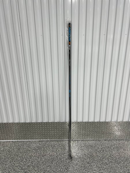 Senior Right Handed P28 Nexus E5 Pro Hockey Stick