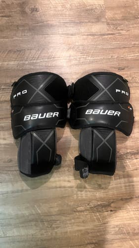 Used Bauer Pro Intermediate Knee Guards
