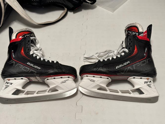 Senior Bauer  8.5 Fit 1 Vapor 3X Pro Hockey Skates