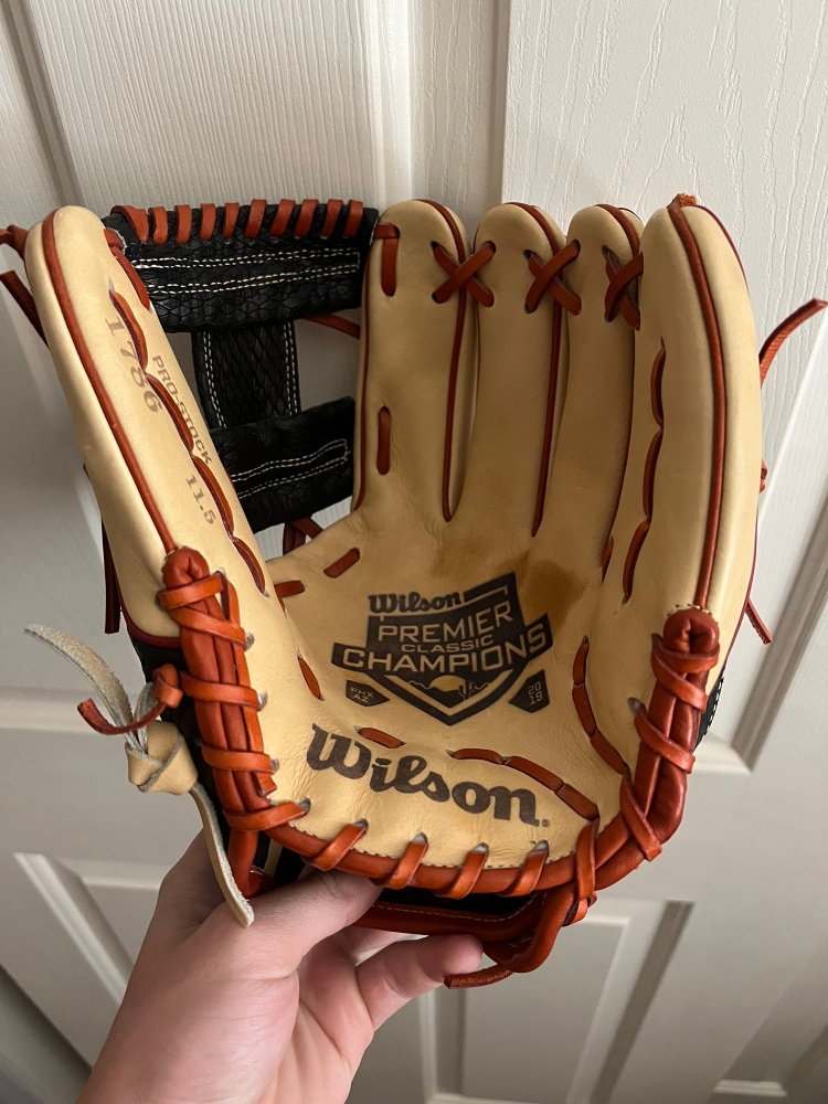 Wilson A2000 Glove