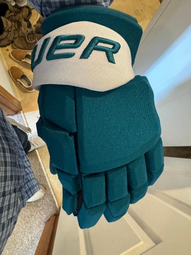 San Jose Sharks Bauer Mach Lorentz NWT Teal Pro Stock-NEW Gloves NHL