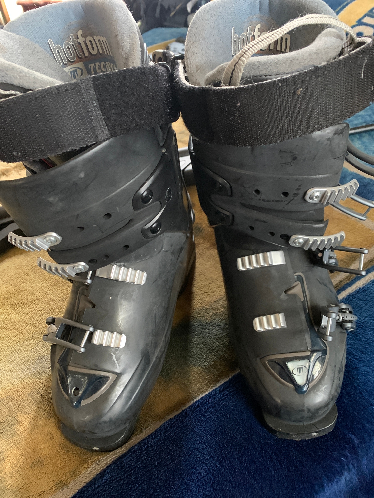 Used Women's Tecnica Rival X9 Skiing Boots