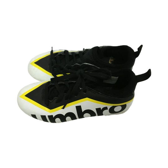 Used Umbro Youth 12 Cleat Soccer Outdoor Cleats