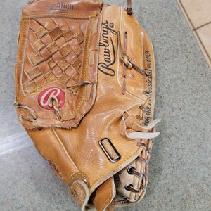 Used Rawlings Right Hand Throw Gold Glove Elite Baseball Glove 13"