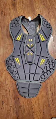 New Medium Under Armour VFT Chest Protector