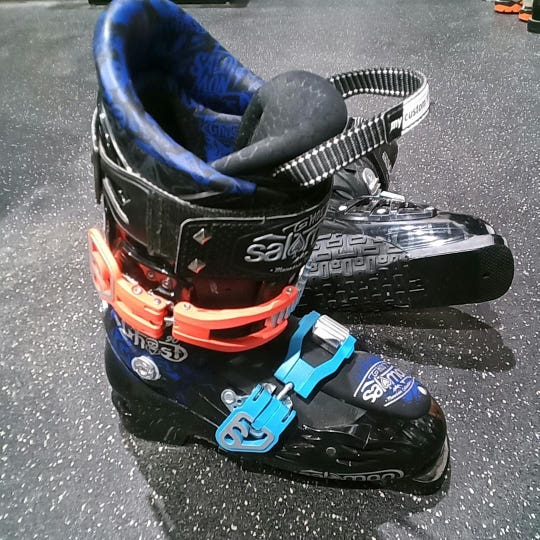 Used Salomon Ghost 90 Mountain Collective 250 Mp - M07 - W08 Men's Downhill Ski Boots