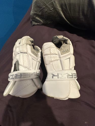 Like New Maverik M6 Lacrosse Gloves