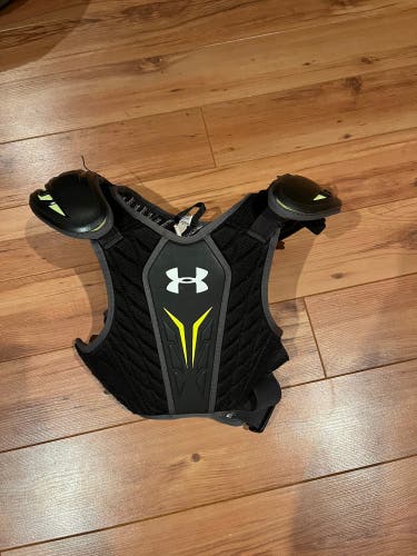 Used Medium Under Armour Shoulder Pads