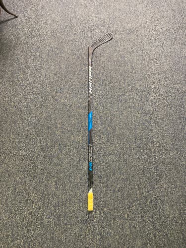 Senior Right Handed P28 Nexus 1N Hockey Stick