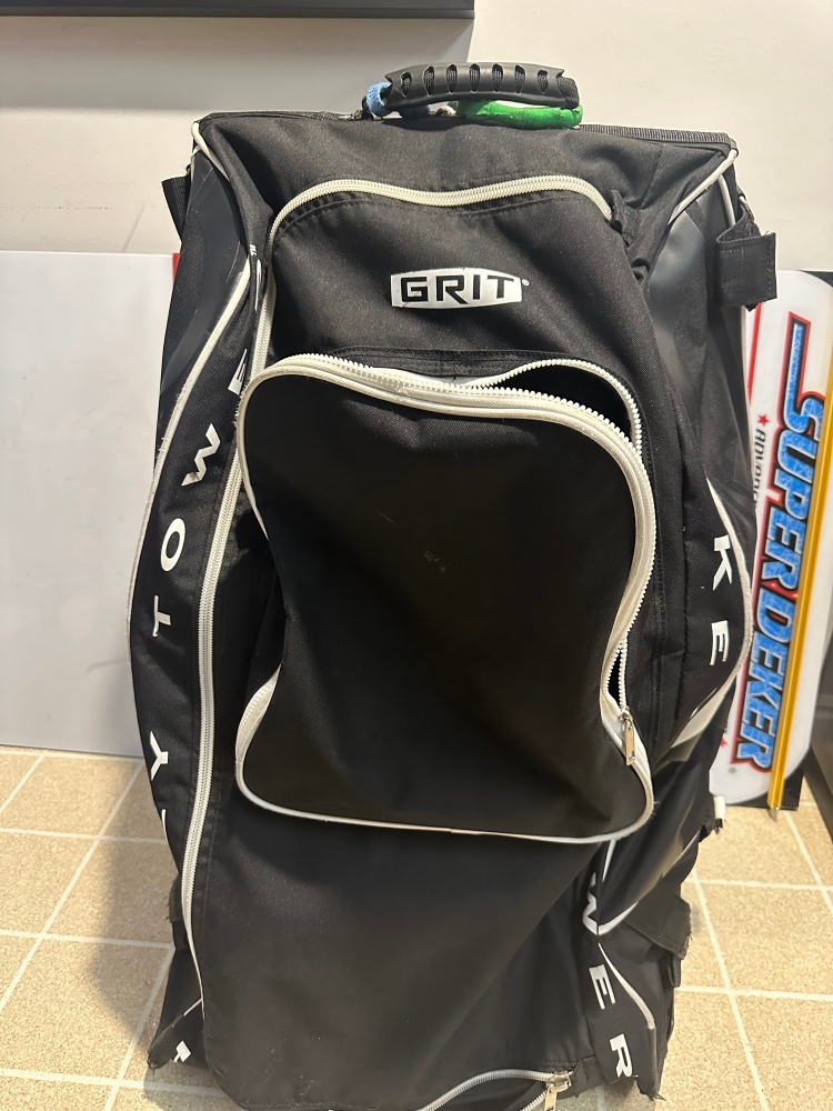 Hockey Tower GRIT Roller bag