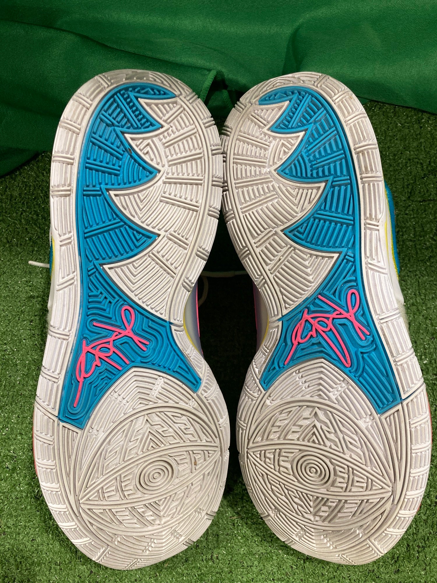 kyrie 6 90s mens