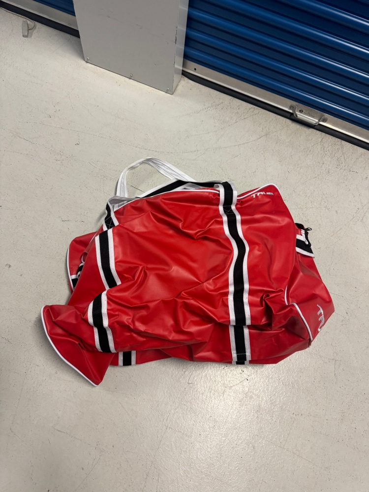 New True Red Hockey Carry Bag