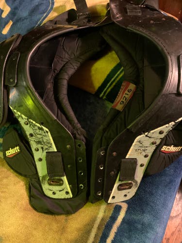 Used Schutt 9216 Shoulder Pads