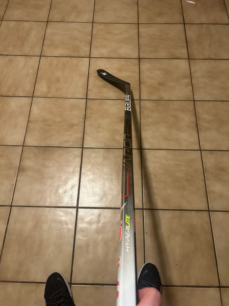Junior Right Handed P88 Vapor Hyperlite Hockey Stick