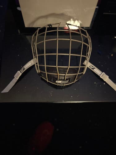Nike Bauer Ice hockey helmet cage