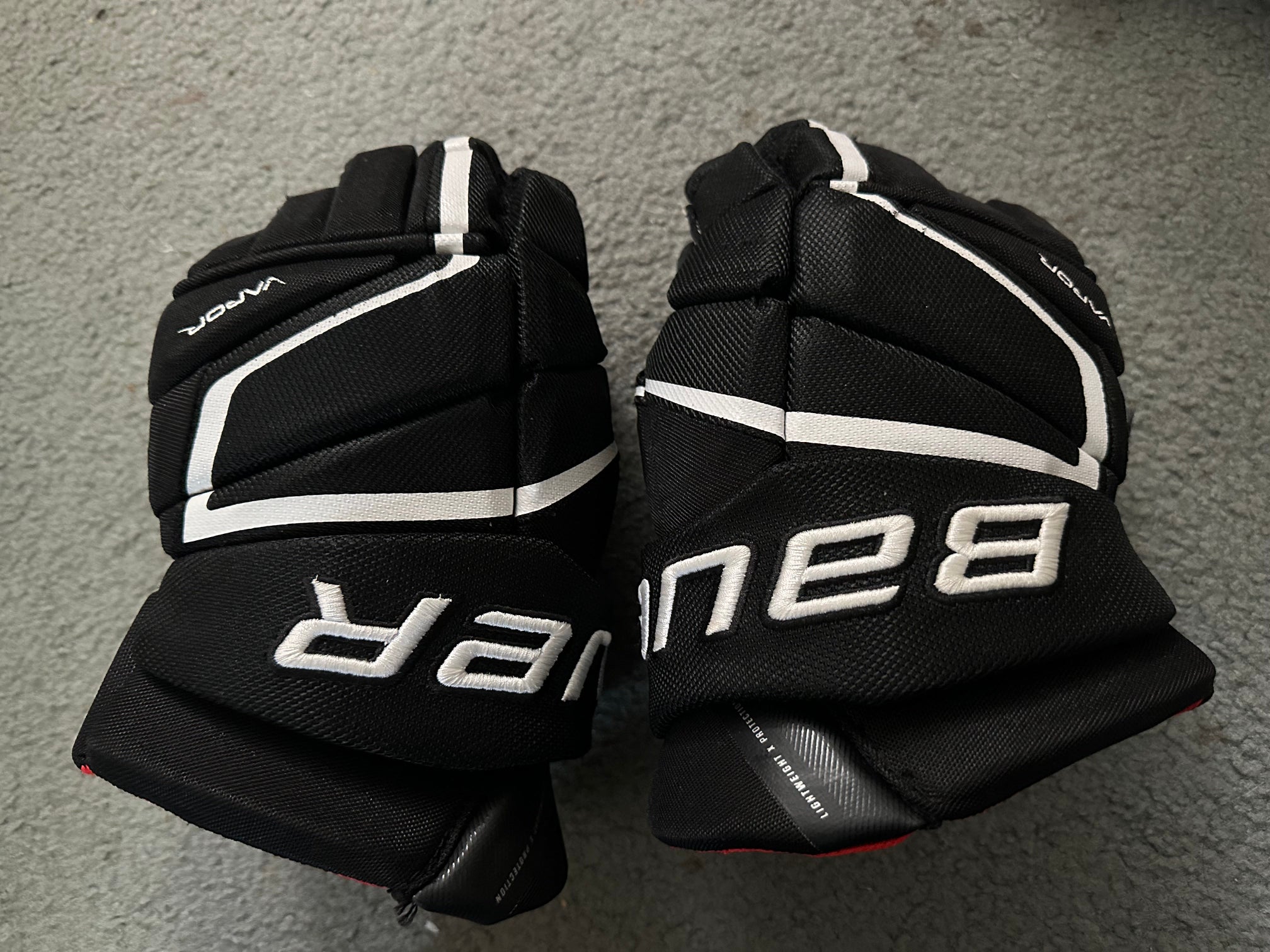 Used Black Bauer Vapor 3X Pro Gloves 14"