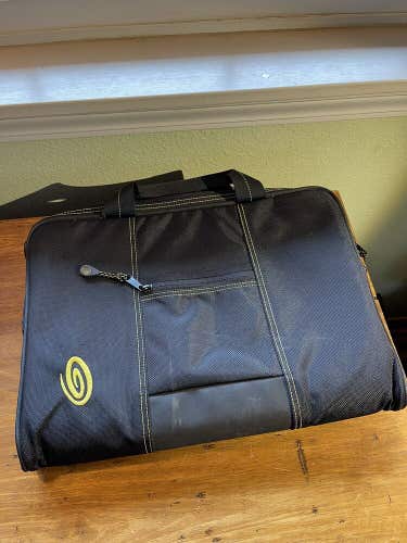 TIMBUK2 Commute Messenger Bag Black Nylon Computer Laptop bag 12 x 10 x 2 inches