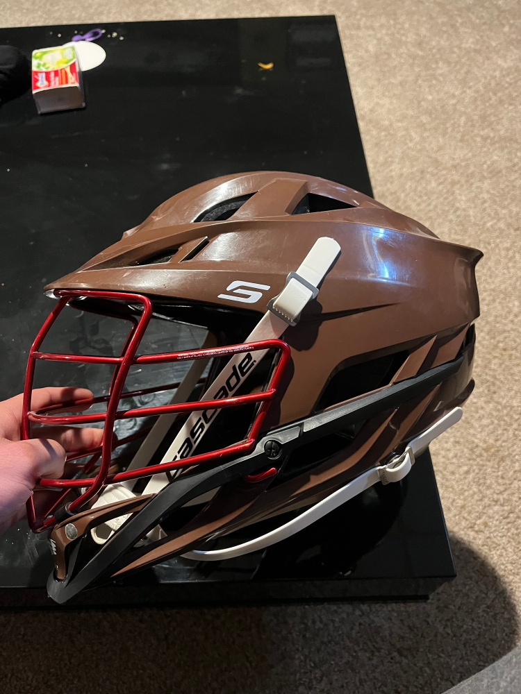 Lightly Used Cascade S Mens Lacrosse Helmet