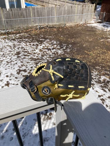 Used Nike Right Hand Throw Baseball Glove 12.5"