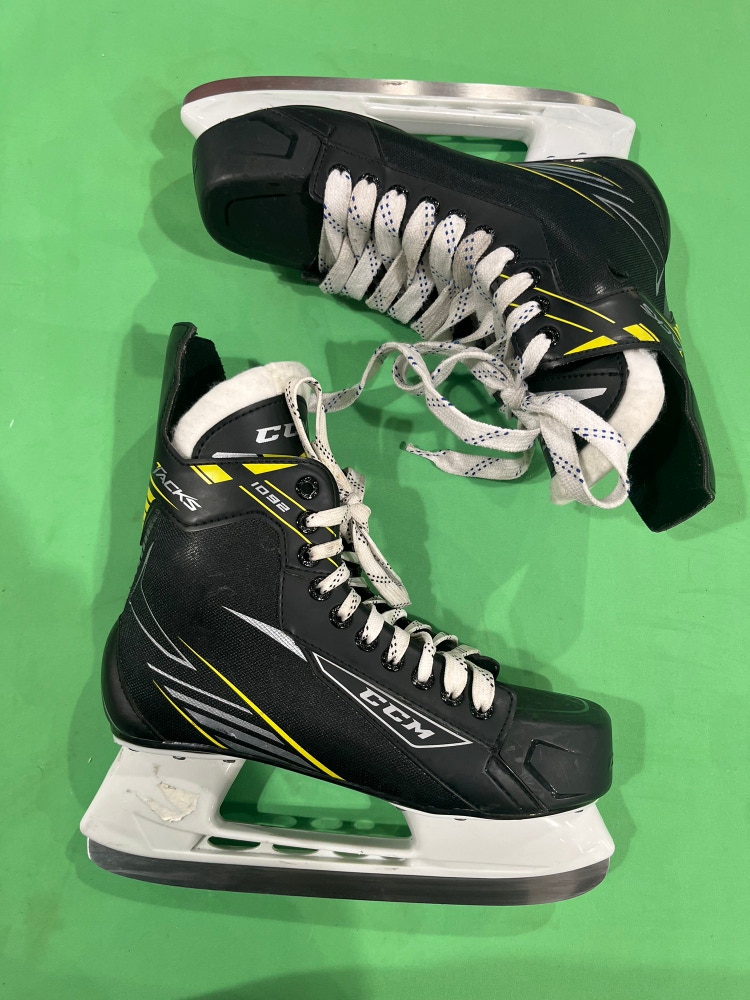 Used Senior CCM Tacks 1092 Hockey Skates Regular Width 8