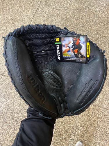 Wilson A1000 32.25” Black Catchers Mitt - A100881791SS
