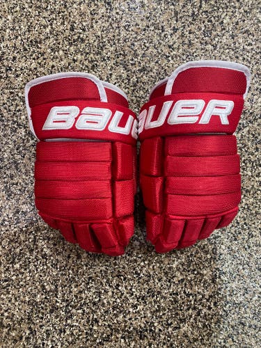 Bauer Red Pro Hockey Gloves