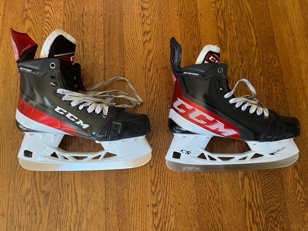 Senior CCM 8.5 (Wide) JetSpeed FT4 Hockey Skates