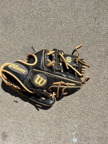 Used Wilson Right Hand Throw Infield A1000 Baseball Glove 11.5"