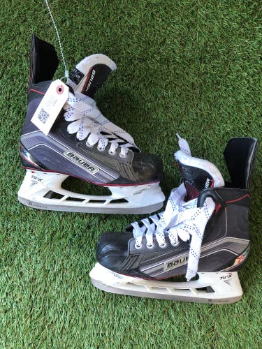 Used Bauer Vapor X600 Hockey Skates Regular Width Size 5.0 - Intermediate