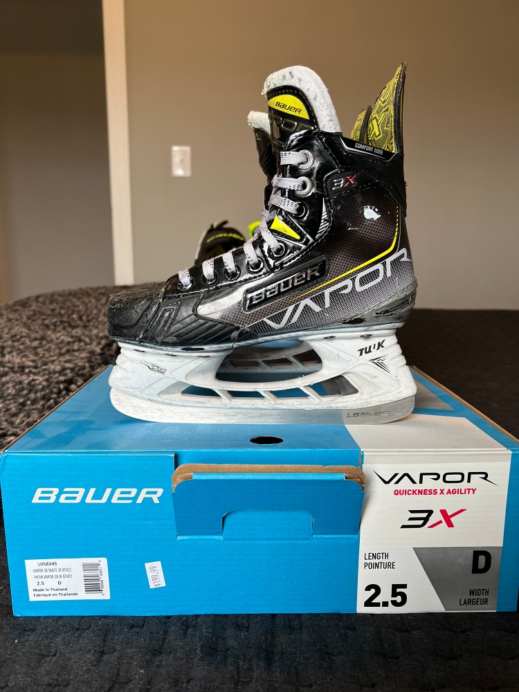 Bauer Vapor 3X Hockey Skates Size 2.5
