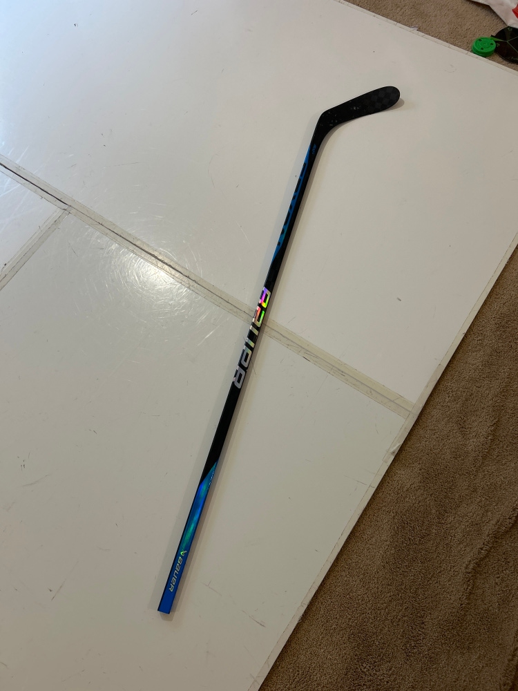 Senior Right Handed P28  Nexus Sync Hockey Stick