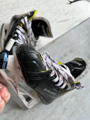 Used Bauer Regular Width Size 3.5 Supreme 3S Hockey Goalie Skates