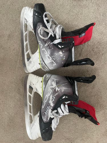 used bauer vapor hyperlite skates size 6 fit 1